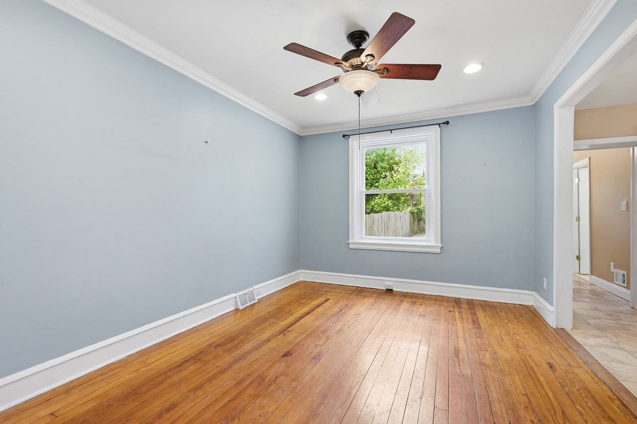 406 W 20th St #1 - Photo 6 of 25