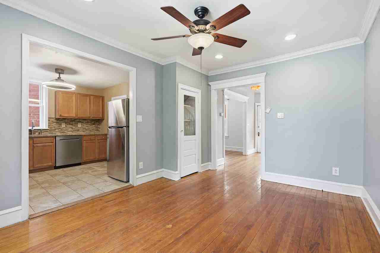 406 W 20th St #1 - Photo 7 of 25