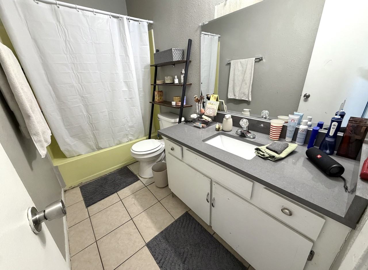 2160 Merriman St #201 - Photo 4 of 6