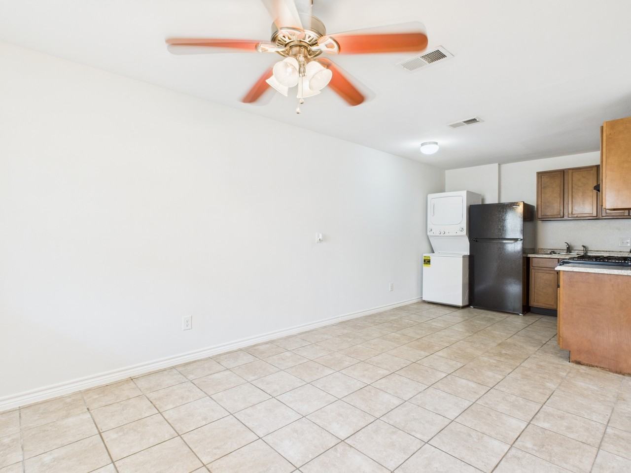 1900 Finfeather Rd #B - Photo 3 of 27