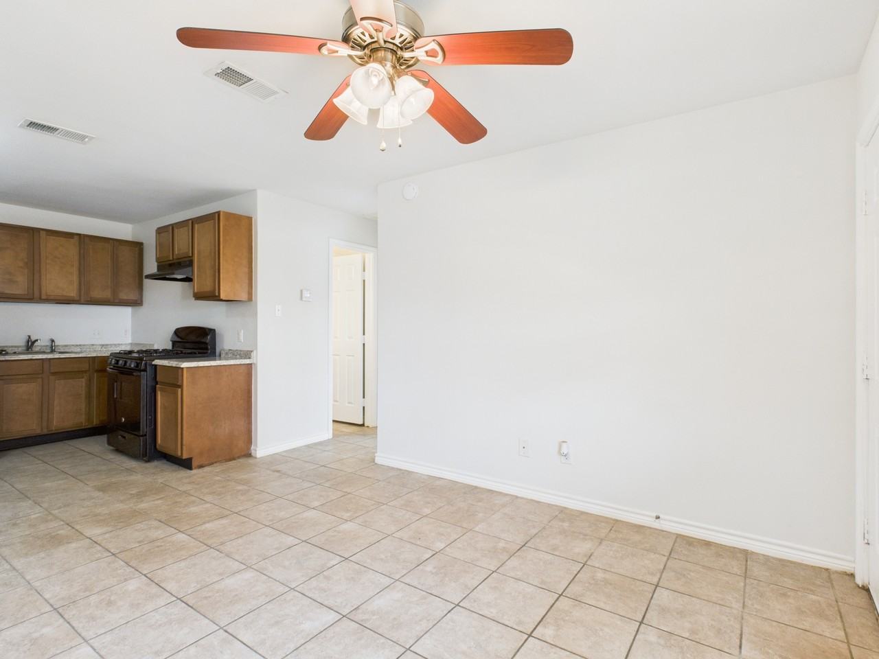 1900 Finfeather Rd #B - Photo 4 of 27
