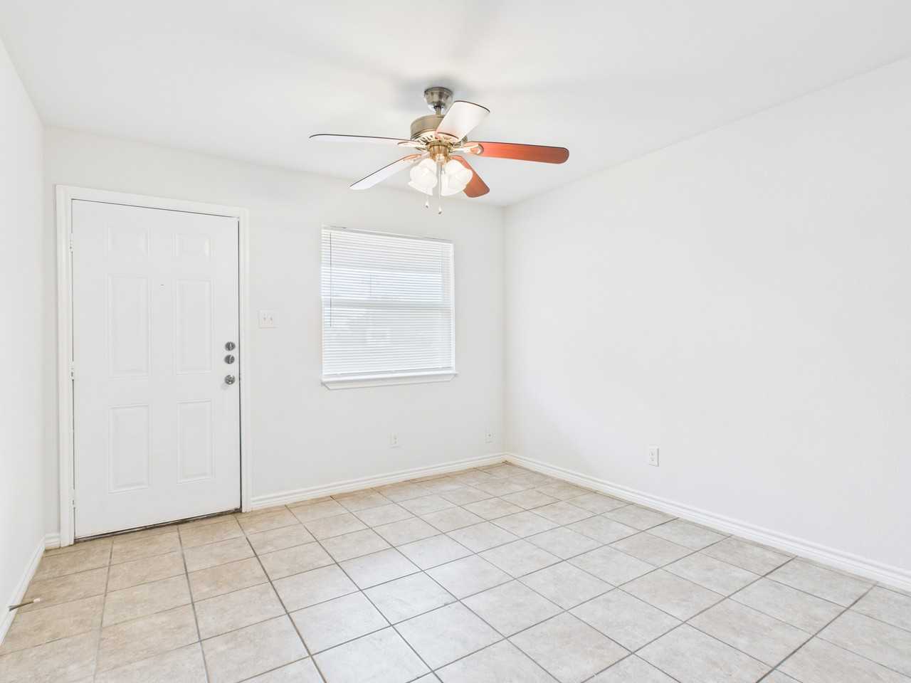 1900 Finfeather Rd #B - Photo 6 of 27