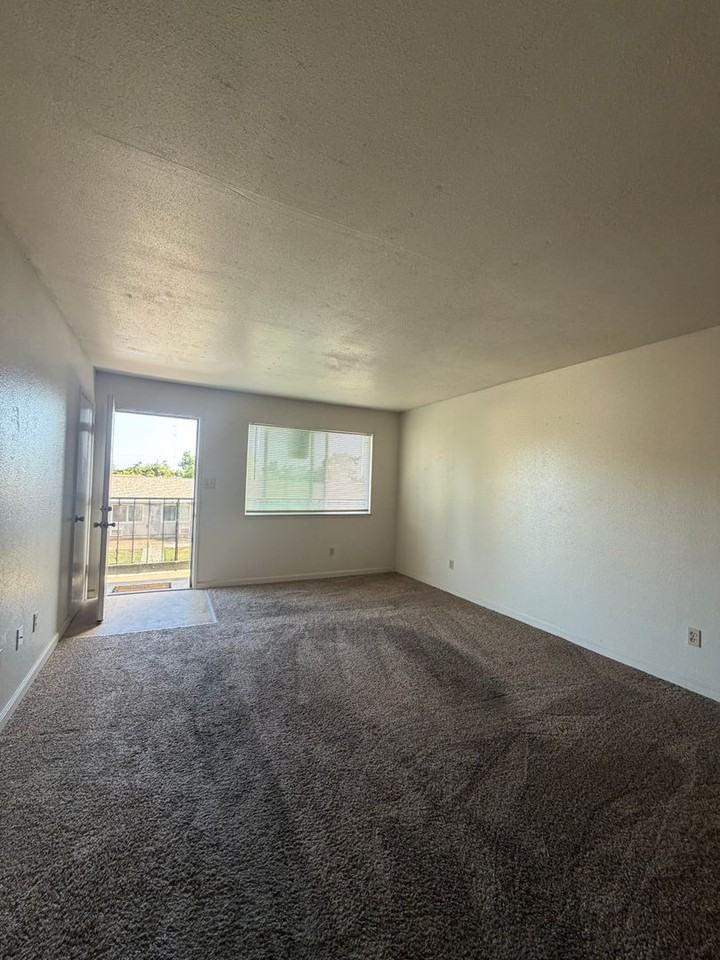 WIllo Heights Apartments - Photo 6 of 15