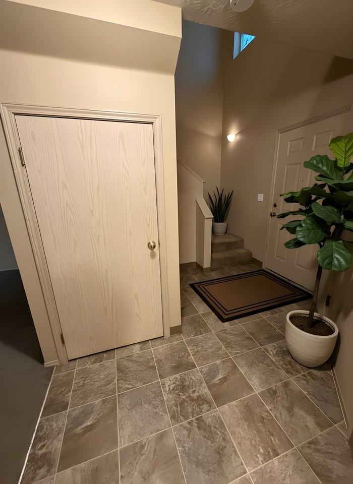 1048 Ridgefield Ct #1048 - Photo 3 of 8