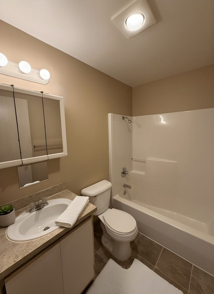 1048 Ridgefield Ct #1048 - Photo 5 of 8