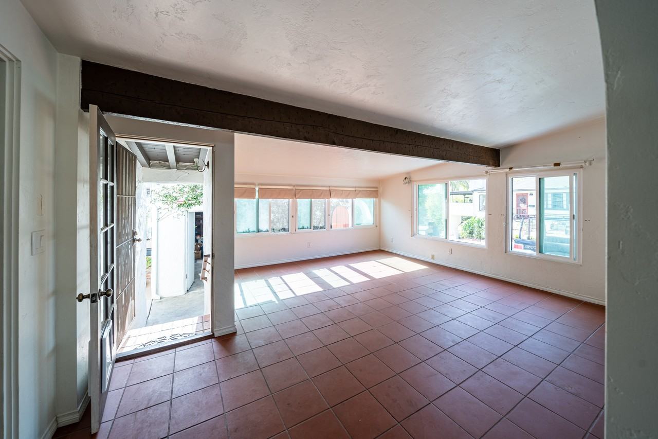 3605 Dove Ct - Photo 4 of 34