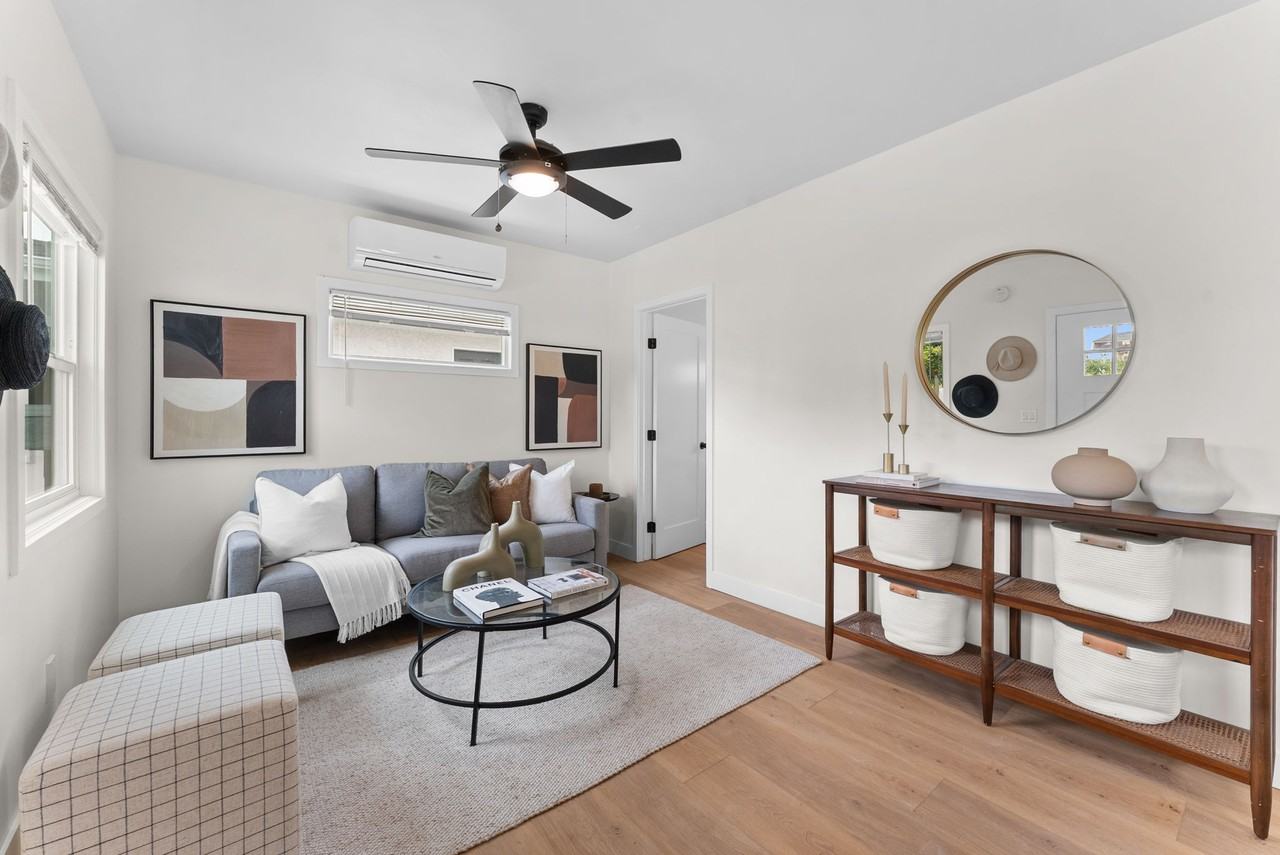 2556 B St - Photo 5 of 15