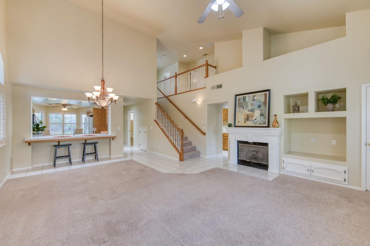 3750 W Vincent Ln #1 - Photo 4 of 25