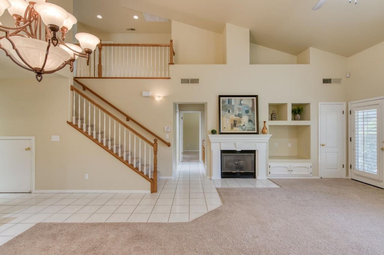 3750 W Vincent Ln #1 - Photo 6 of 25