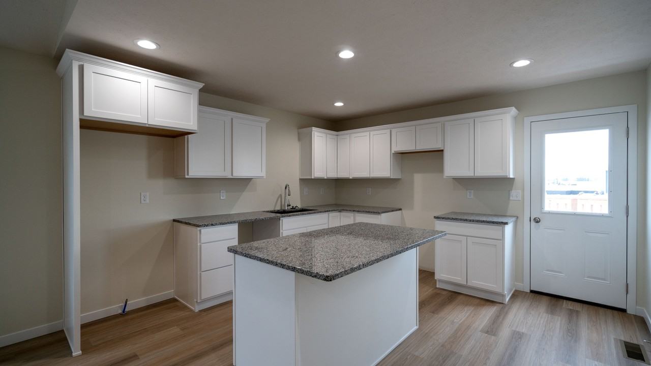 4321 Dawn St #1 - Photo 5 of 20