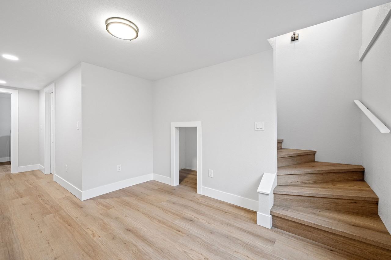 920 W 20th Ave #1 - Photo 2 of 10