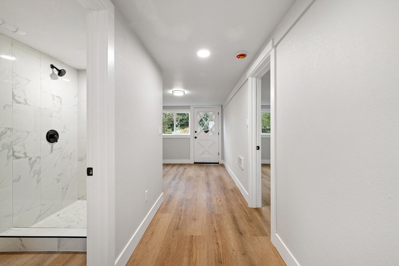920 W 20th Ave #1 - Photo 6 of 10