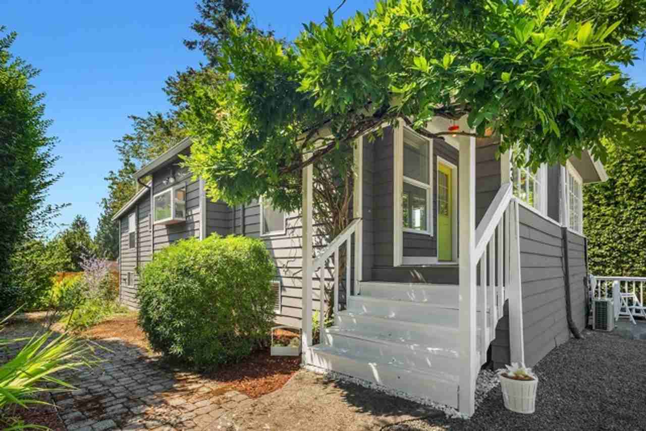 3943 S Orcas St - Photo 2 of 34