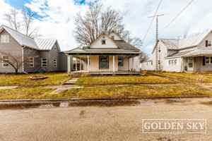 featured image of 407 N Plum St #1