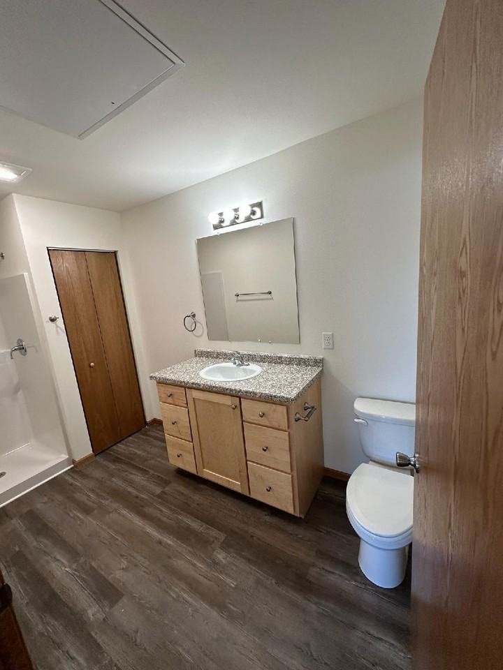 815 E Wisconsin St #515 - Photo 4 of 11