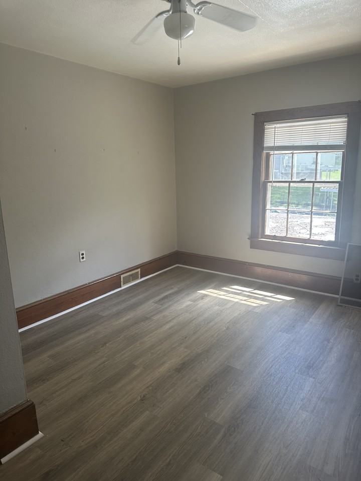 114 Brookside Rd #4 - Photo 4 of 5
