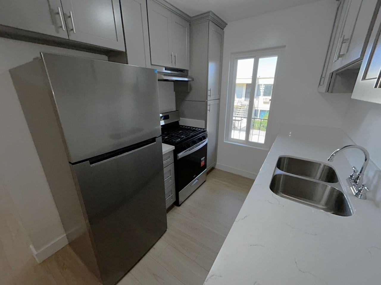 8421 Langdon Ave #68 - Photo 7 of 19