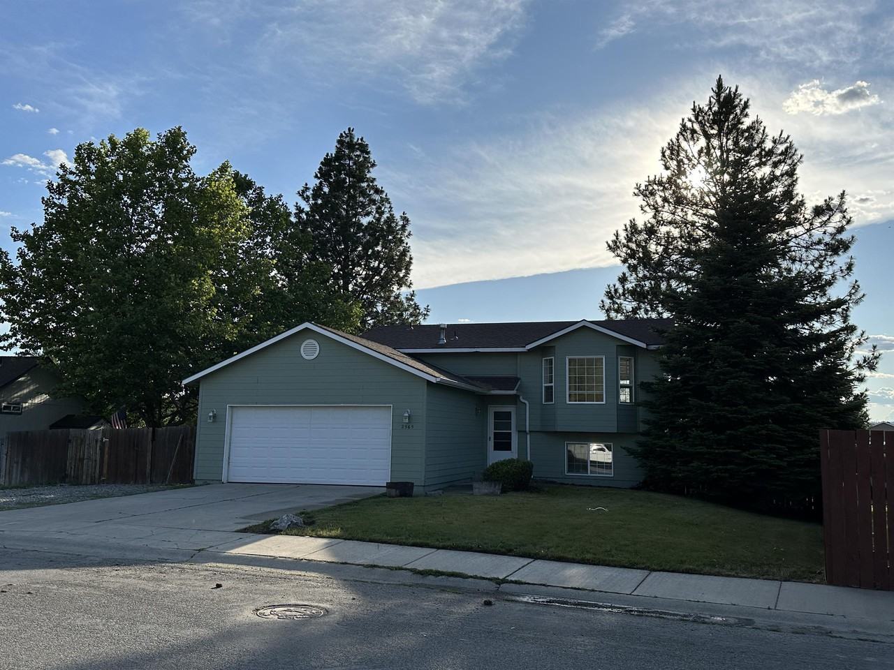 2565 N Stagecoach Dr #1 - Photo 2 of 2
