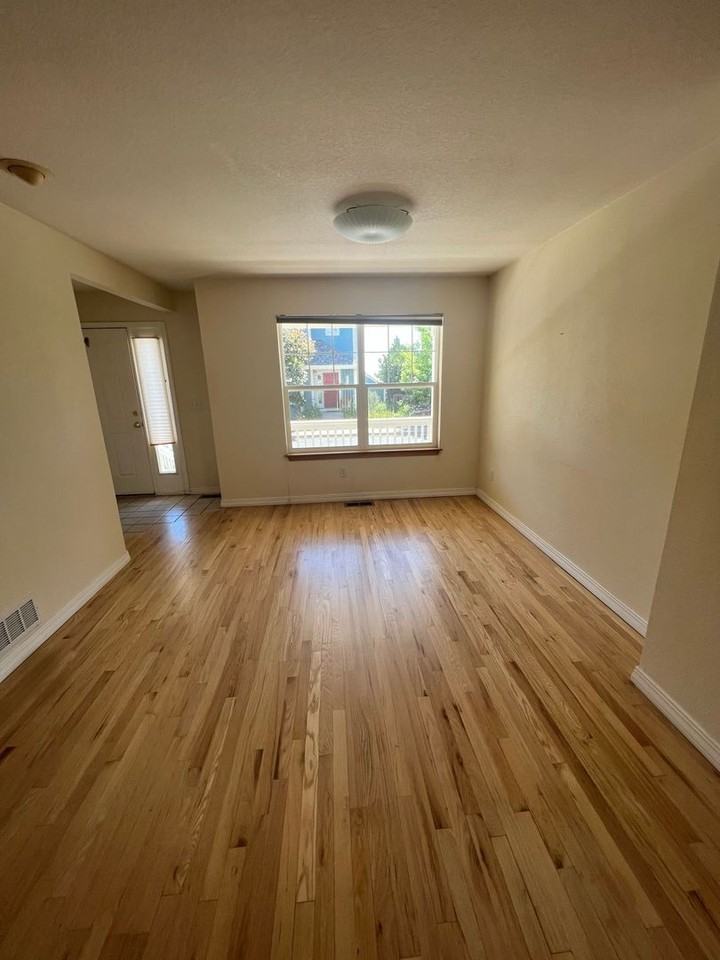 4919 10th St - Photo 2 of 23