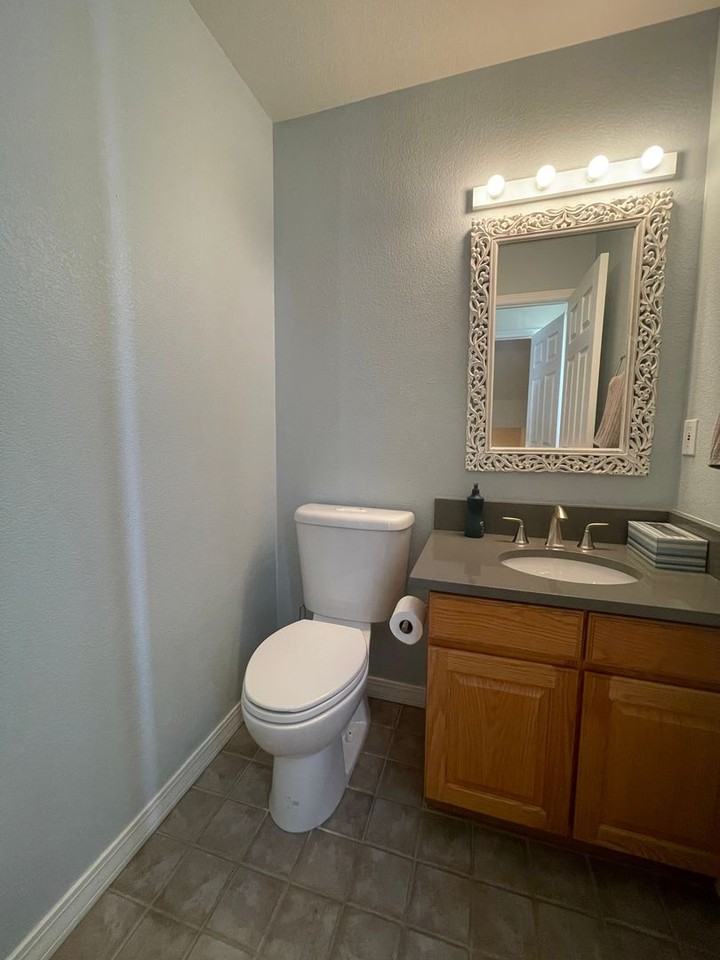 4919 10th St - Photo 7 of 23