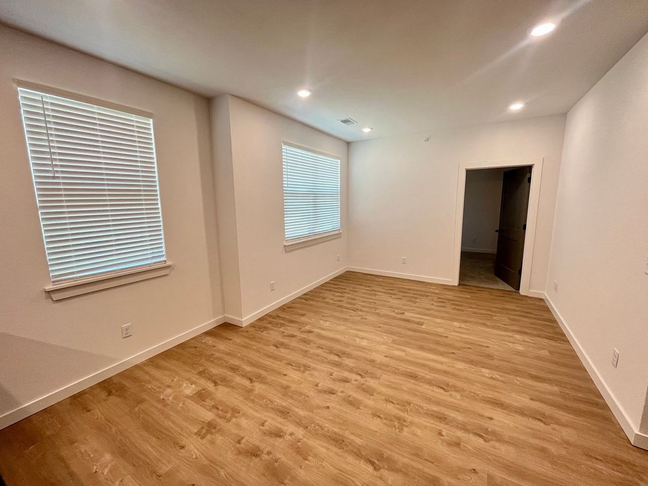 Shire Pointe - Photo 2 of 27
