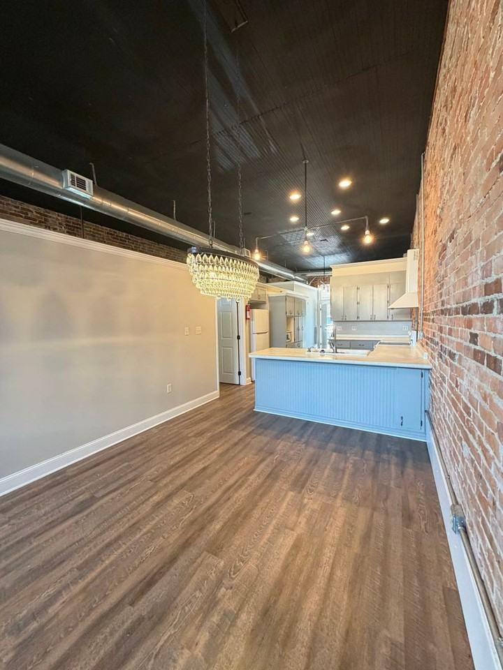 27 W Oak St - Photo 6 of 15