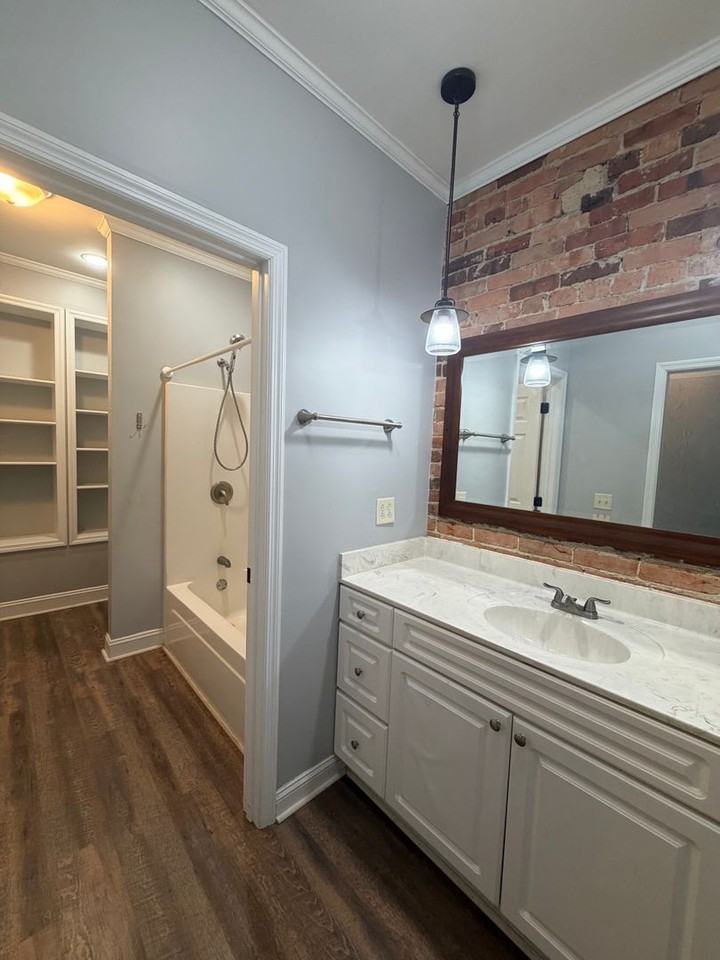 27 W Oak St - Photo 7 of 13