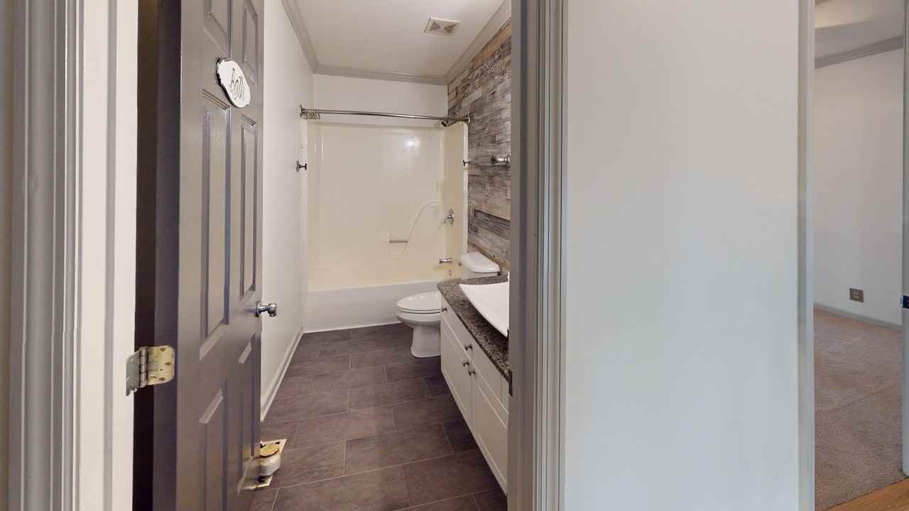 107 Nimitz Cir - Photo 5 of 37