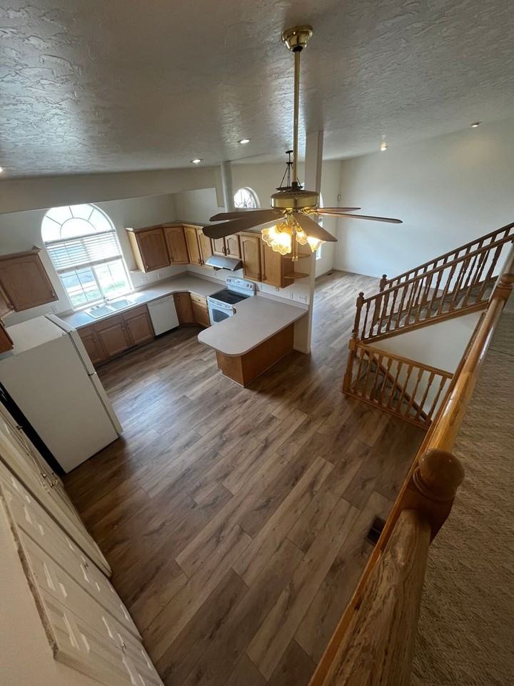 516 W 300 S - Photo 5 of 23