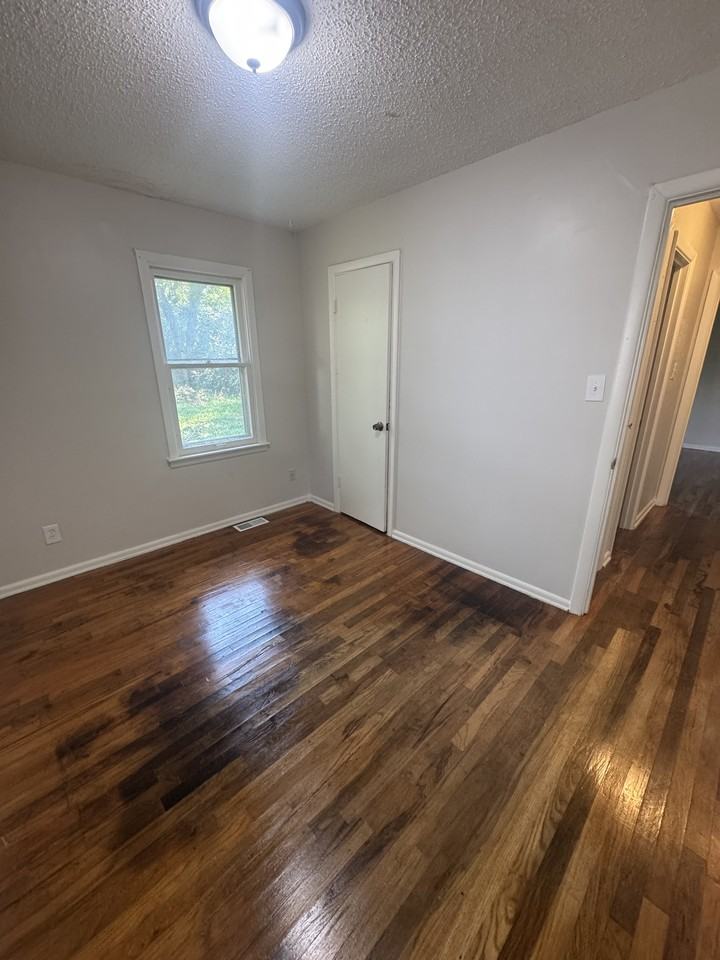 1801 Se Sage St #1 - Photo 6 of 7