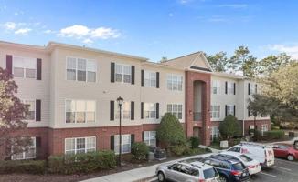 featured image of 2820 Bloomfield Ln