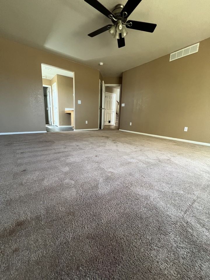 20600 E Dartmouth Dr #1 - Photo 4 of 31