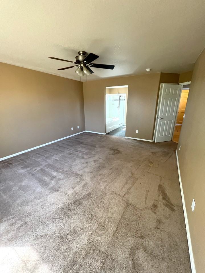 20600 E Dartmouth Dr #1 - Photo 5 of 31