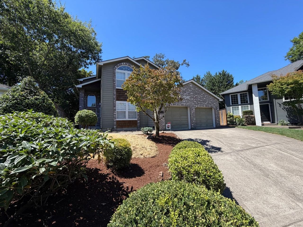 17147 Warren Ct - Photo 2 of 44