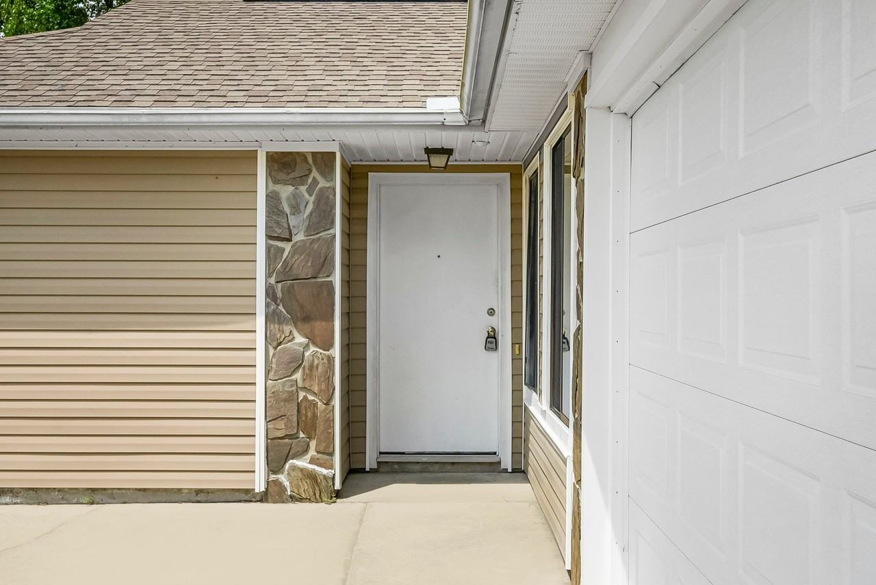 7750 Betty Louise Dr #1 - Photo 3 of 50
