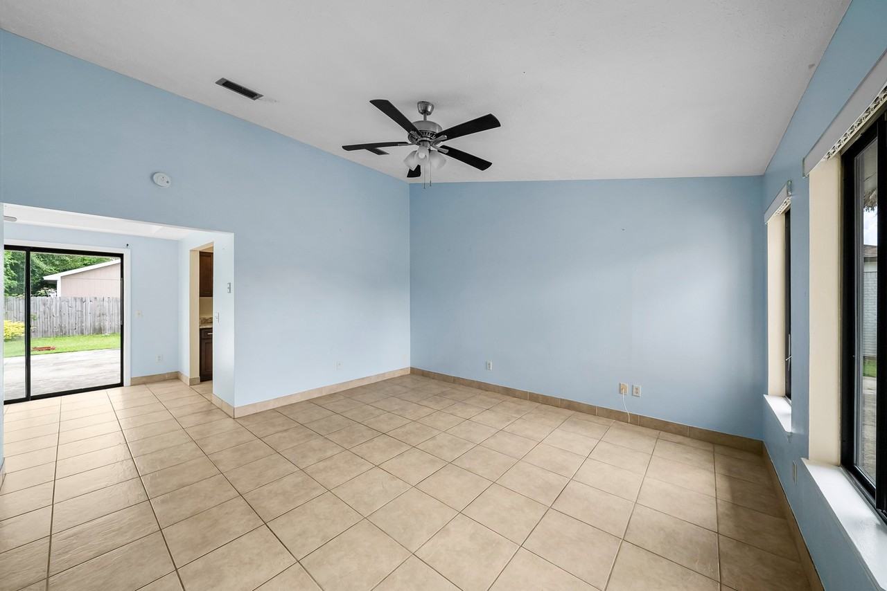 7750 Betty Louise Dr #1 - Photo 4 of 50