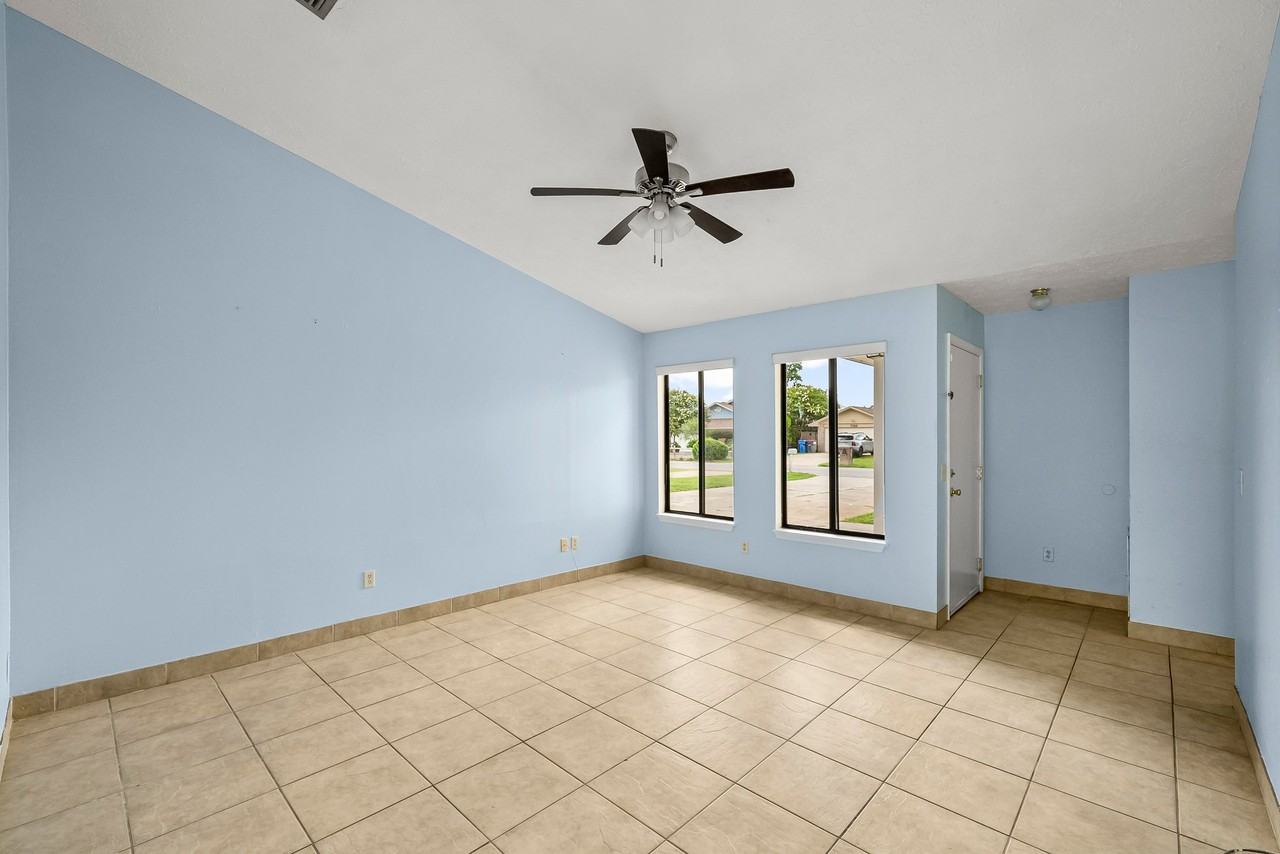 7750 Betty Louise Dr #1 - Photo 5 of 50