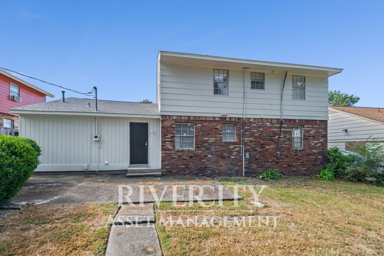 3108 Wickham Dr #1 - Photo 3 of 22