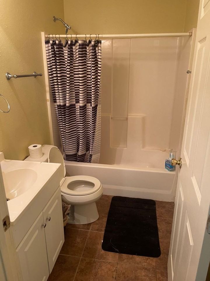 305 E Pine St - Photo 2 of 7