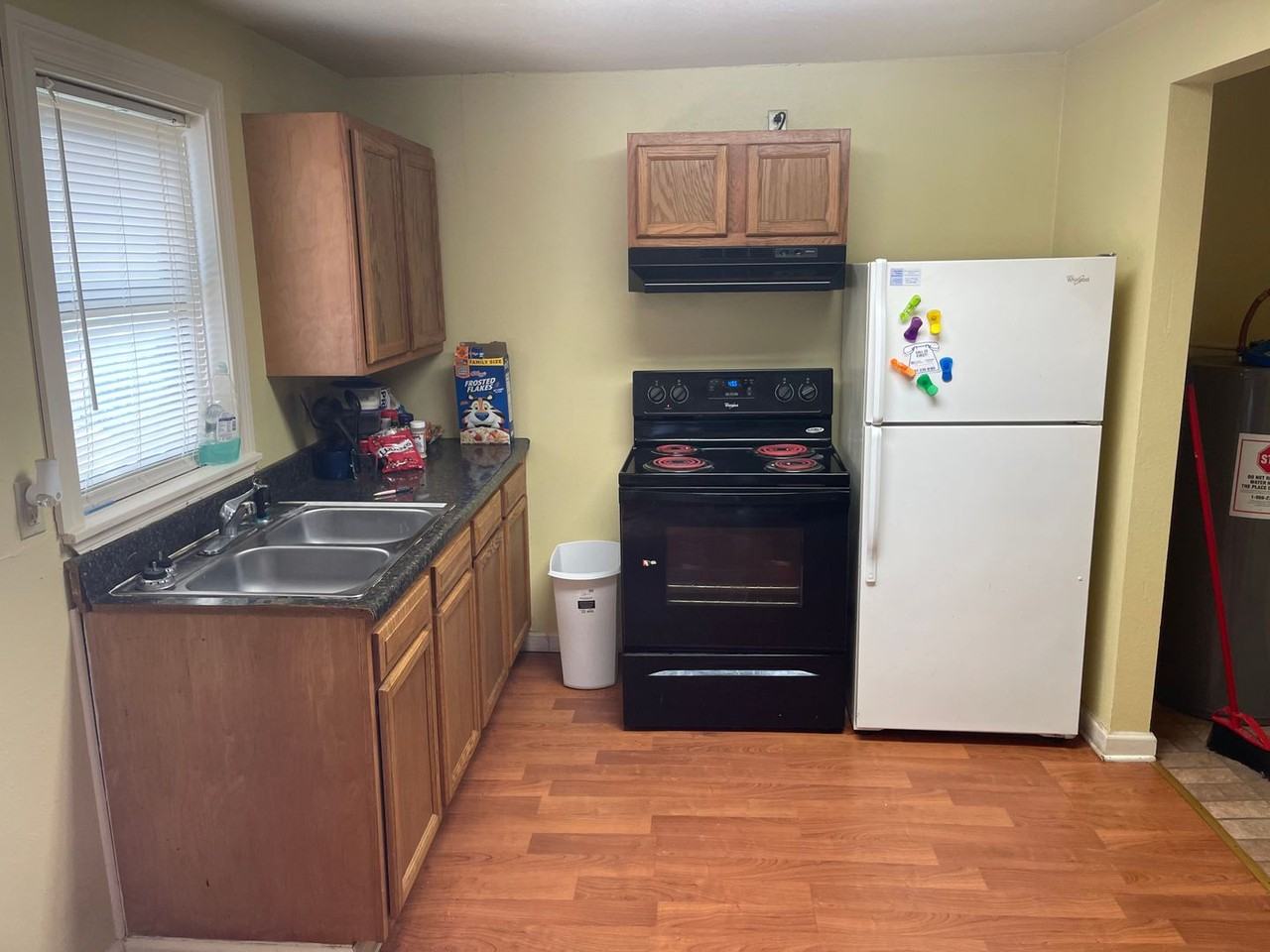 305 E Pine St - Photo 3 of 7