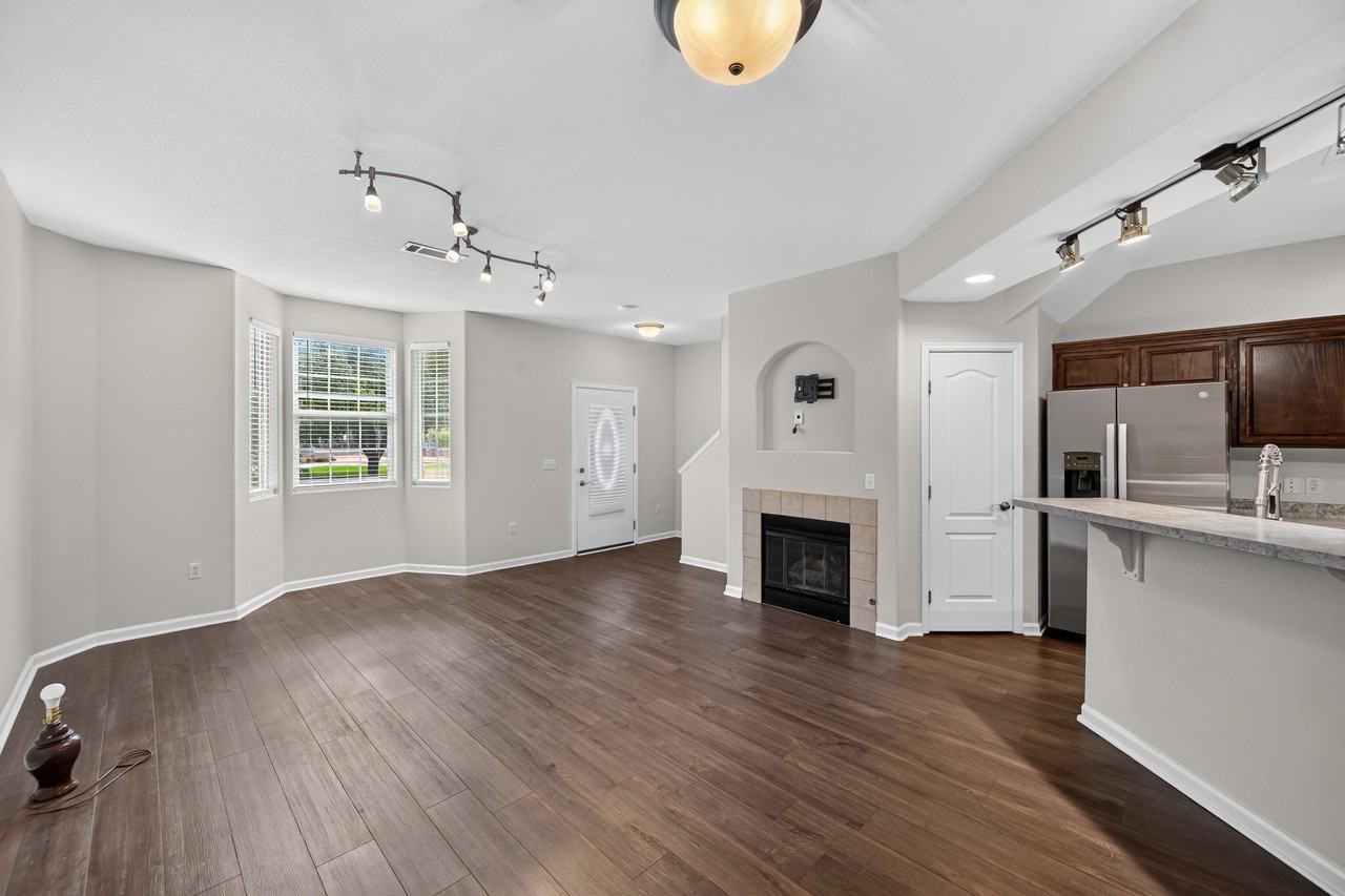 10556 E Jewell Ave #1 - Photo 5 of 15