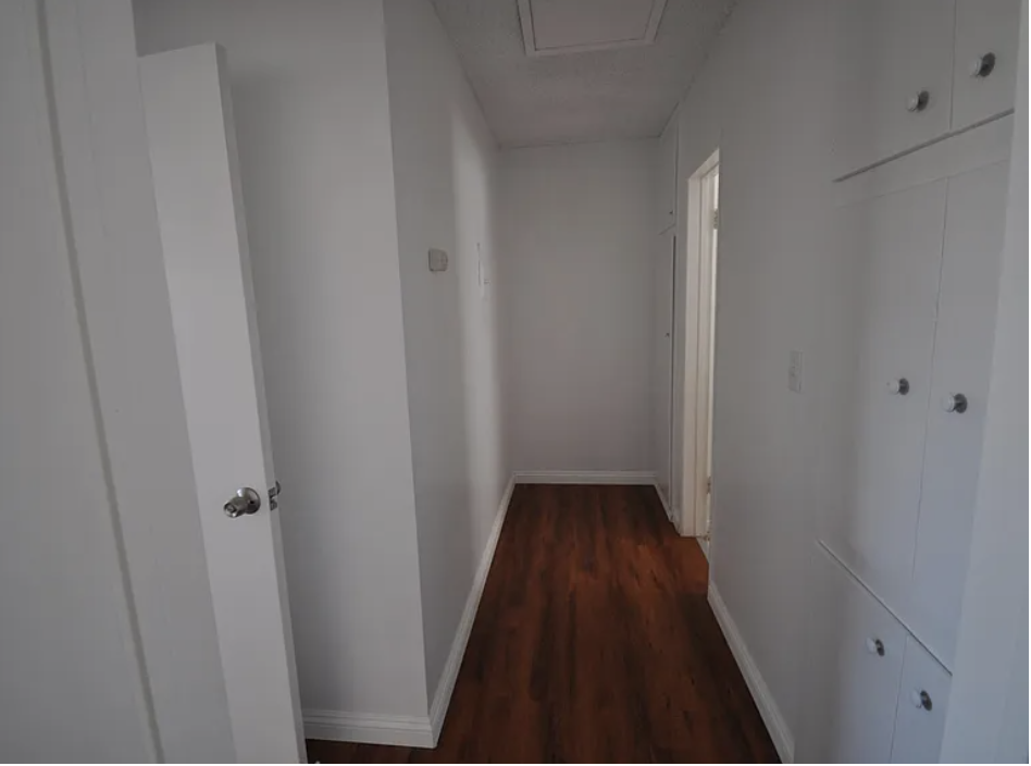 327 East Navilla PlaceApt J #J - Photo 7 of 9