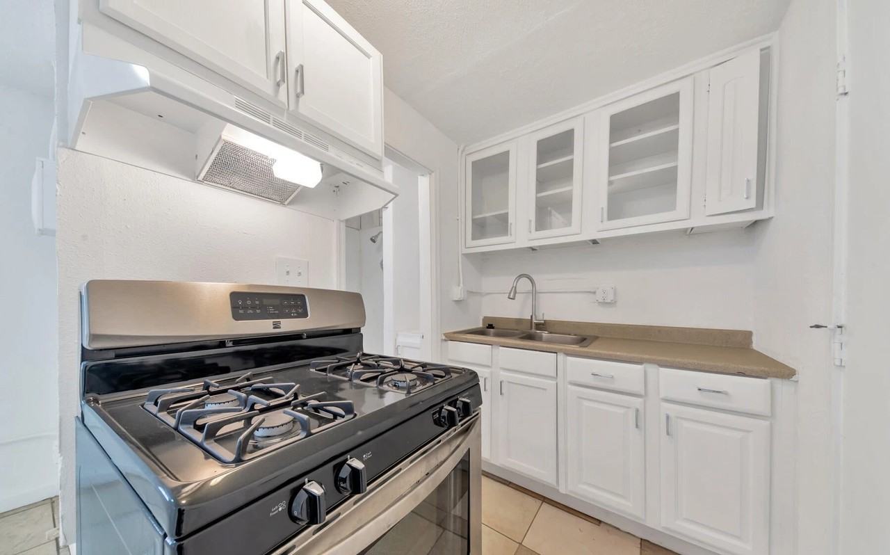 909 South 35th AvenueUnit 3 #3 - Photo 3 of 12