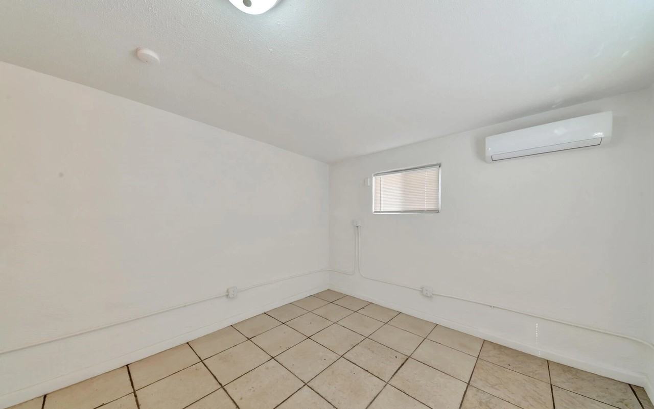 909 South 35th AvenueUnit 3 #3 - Photo 5 of 12