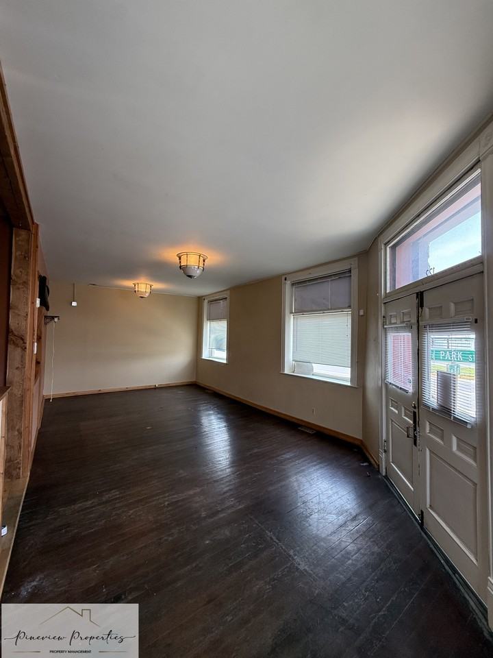122 E Park St #122APT - Photo 2 of 34