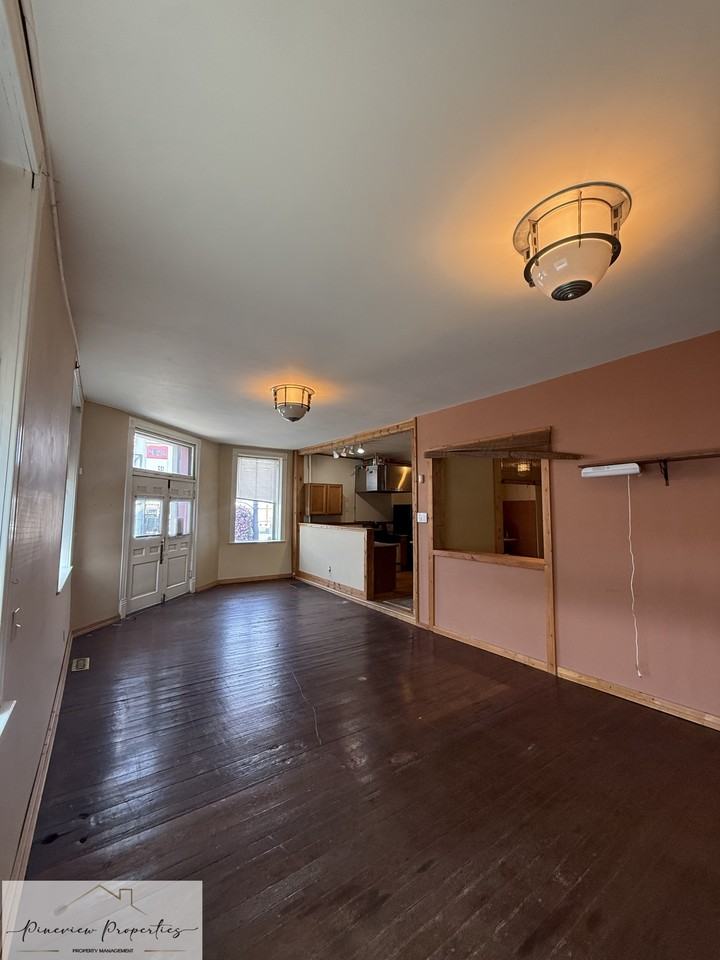 122 E Park St #122APT - Photo 3 of 34