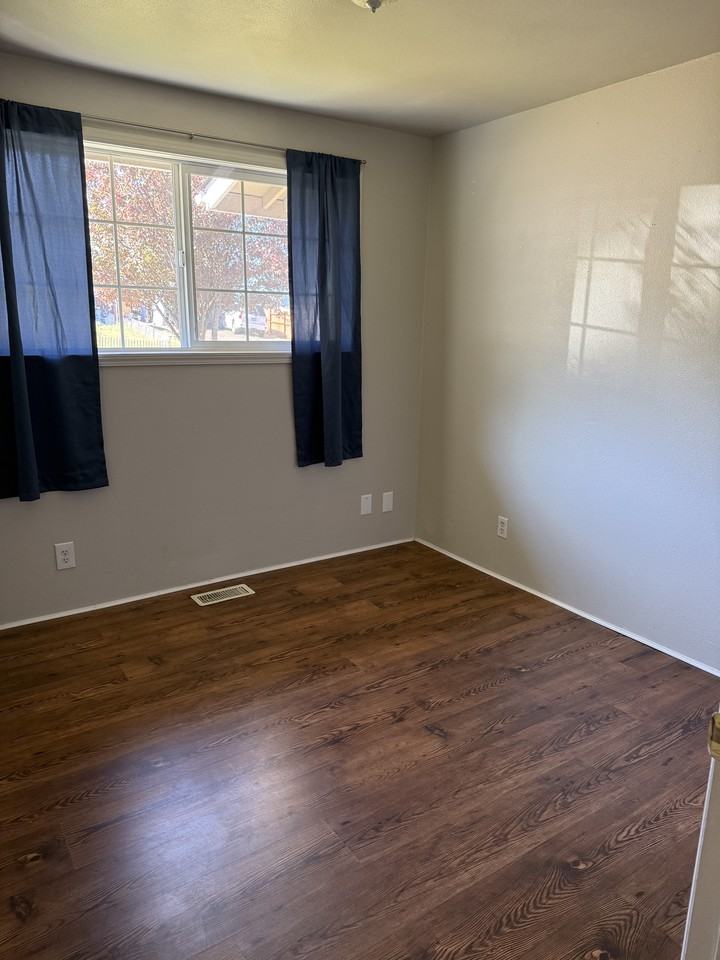 110 Isabell Ave #1 - Photo 7 of 7