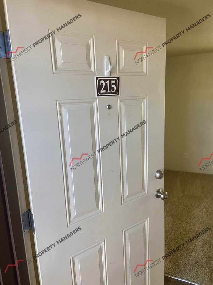 218 SW 15th Ave - Photo 2 of 19