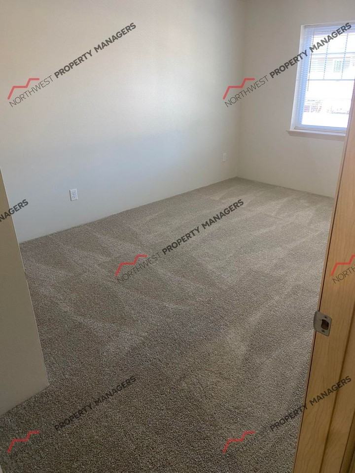 218 SW 15th Ave - Photo 7 of 19