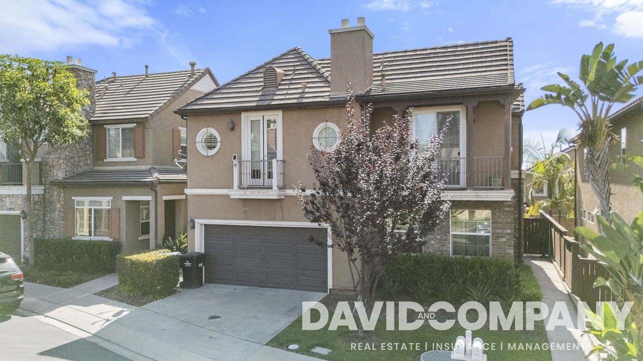 9105 S Calvin Way #1 - Photo 3 of 40